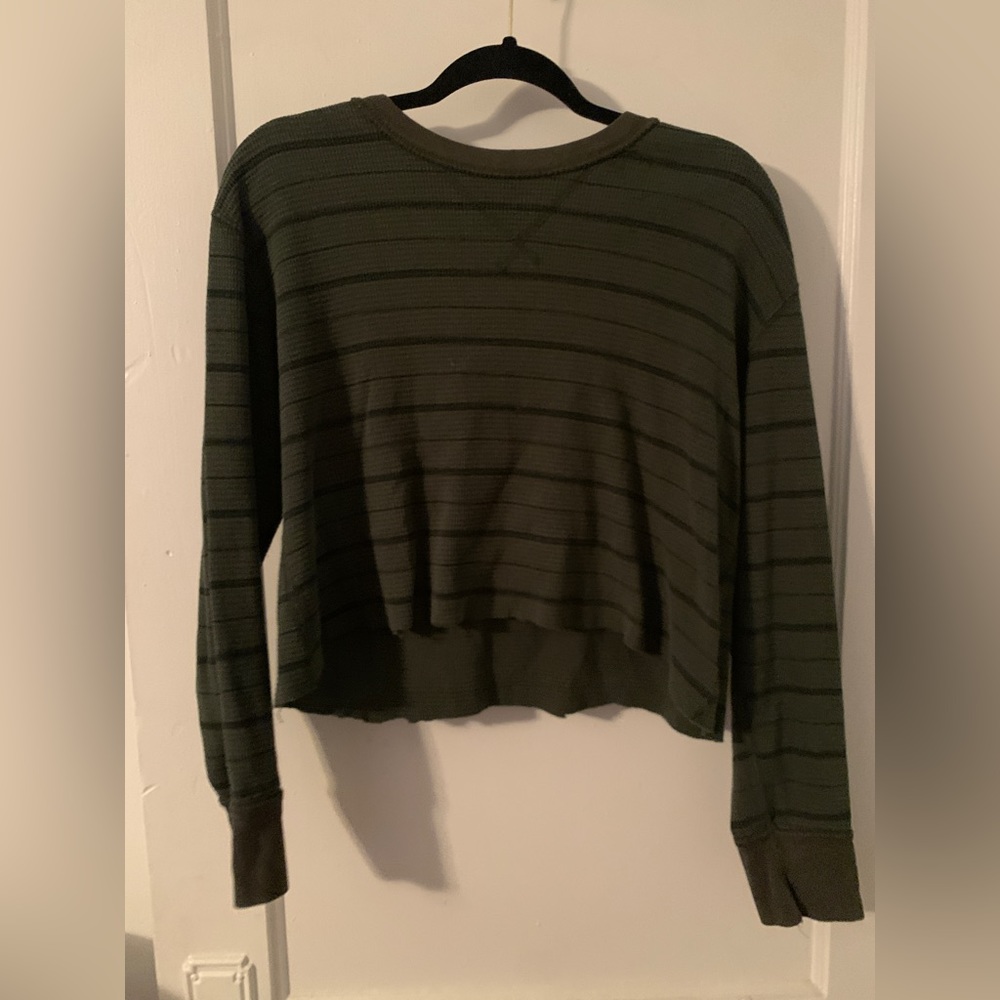 Green Raw edge cropped long sleeve